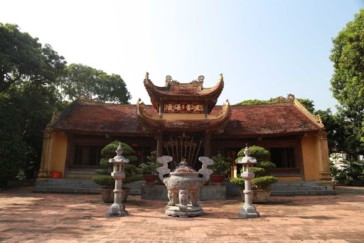 Nam Dinh Travel - Tran Temple